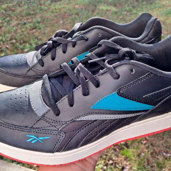 Women's Reebok Sneakers - Picture 2 of 5